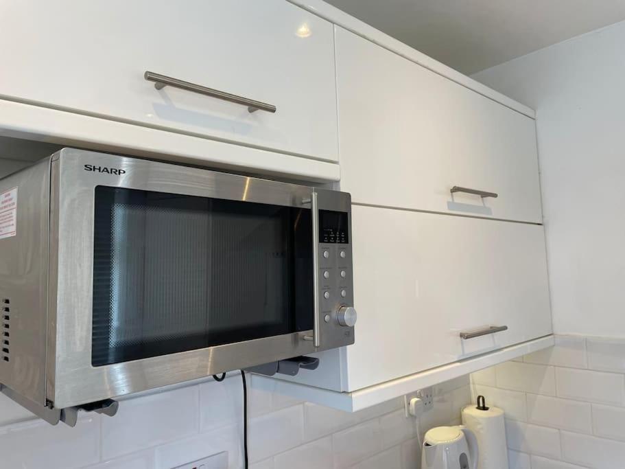 Entire Ground Floor Apartment In Watford Watford  Exteriör bild
