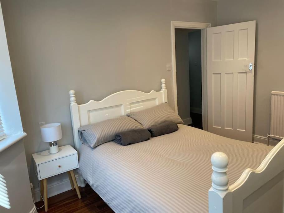 Entire Ground Floor Apartment In Watford Watford  Exteriör bild